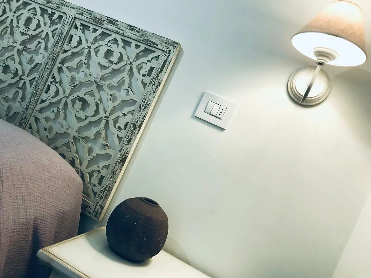 Bellhome 3 - Elegante Appartamento Nel Centro Di Μπάρι 0*,